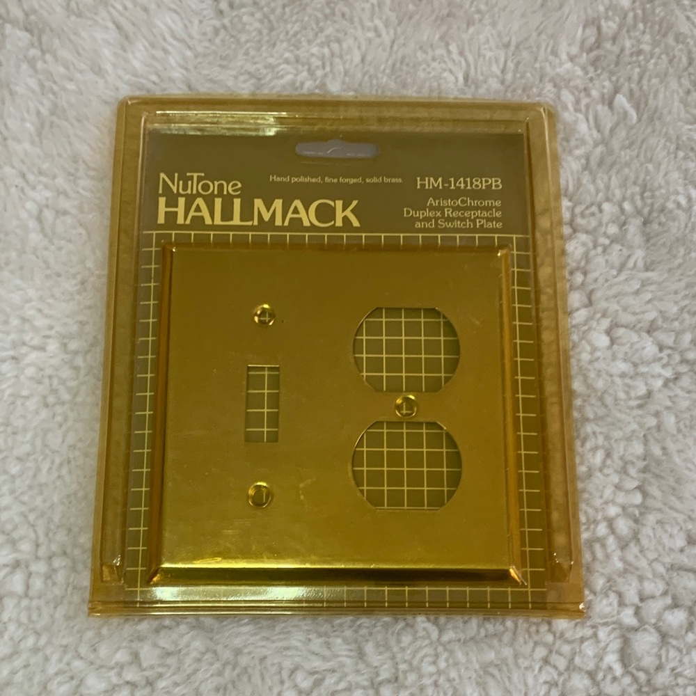 NuTone Hallmack HM-1418PB Aristo Chrome Duplex Receptacle and Switch Plate.